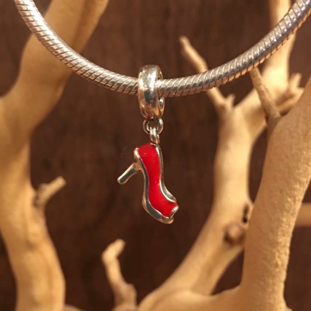 PANDORA | 👠 Red Stiletto charm
